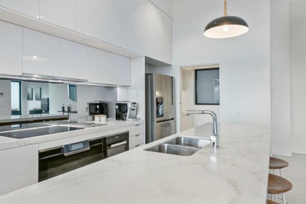Experience Platinum Hotel Apartments Melbourne Ngoại thất bức ảnh