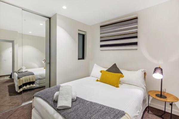 Experience Platinum Hotel Apartments Melbourne Ngoại thất bức ảnh